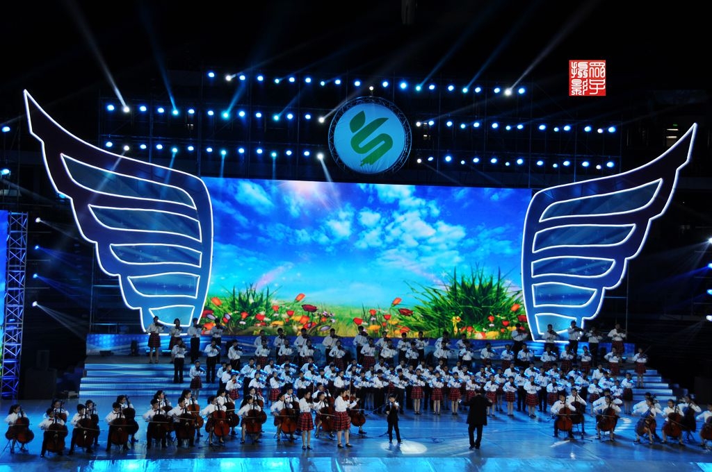 青島燈光音響租賃,青島演出設(shè)備租賃,青島LED屏租賃,青島舞美制作搭建